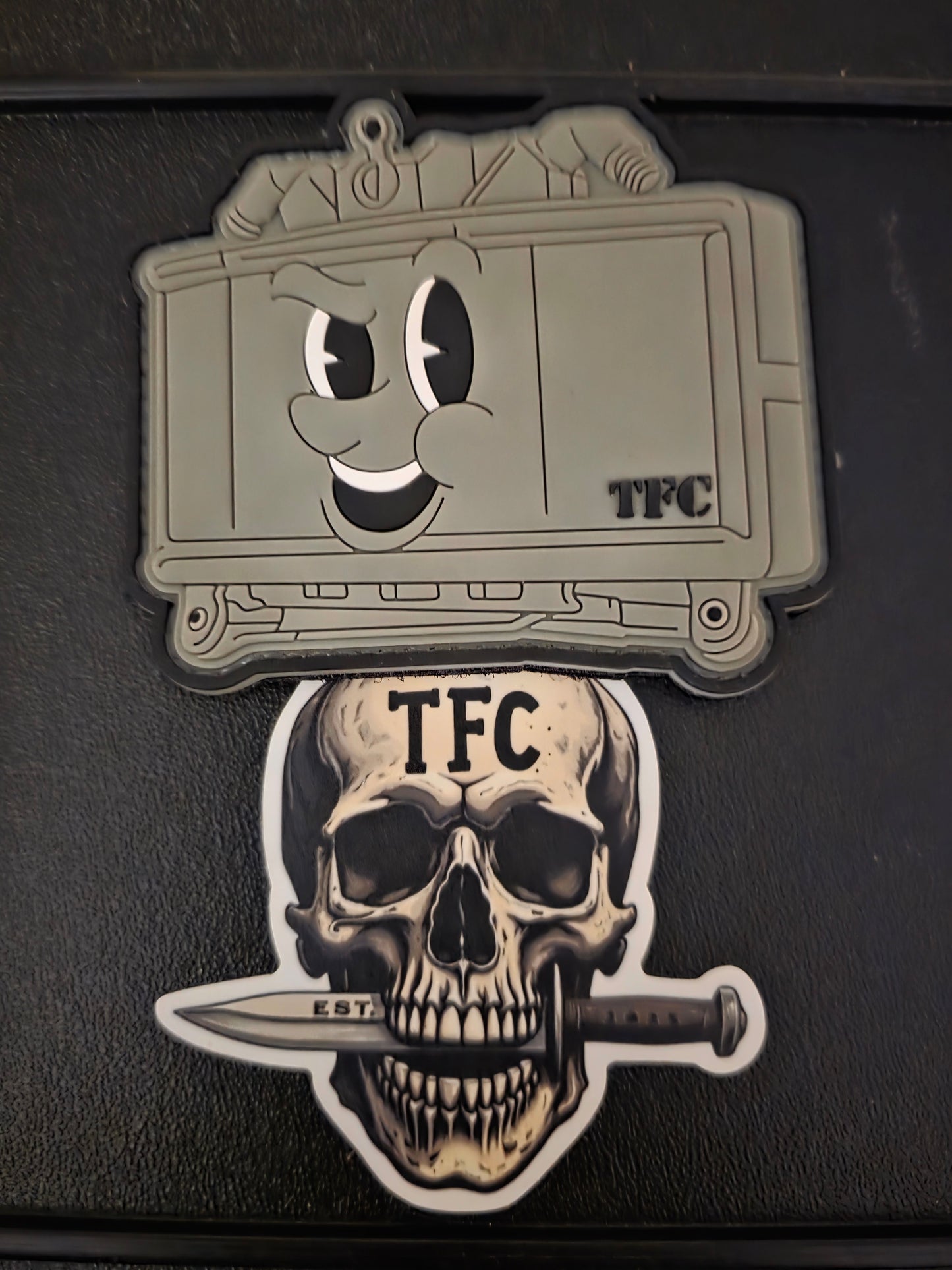 Claymore PVC Morale Patch – Retro Smile Face – Tactical Velcro Patch in Green or Tan