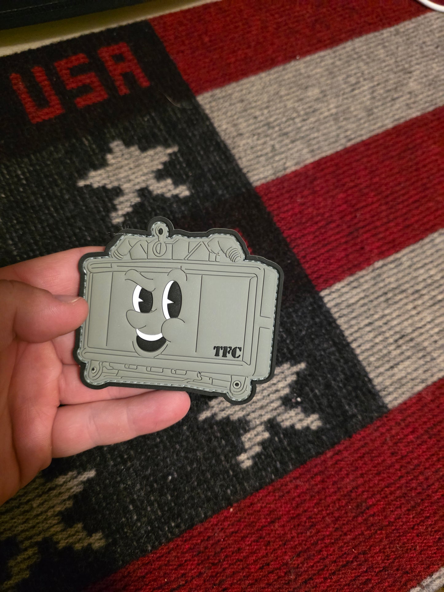 Claymore PVC Morale Patch – Retro Smile Face – Tactical Velcro Patch in Green or Tan